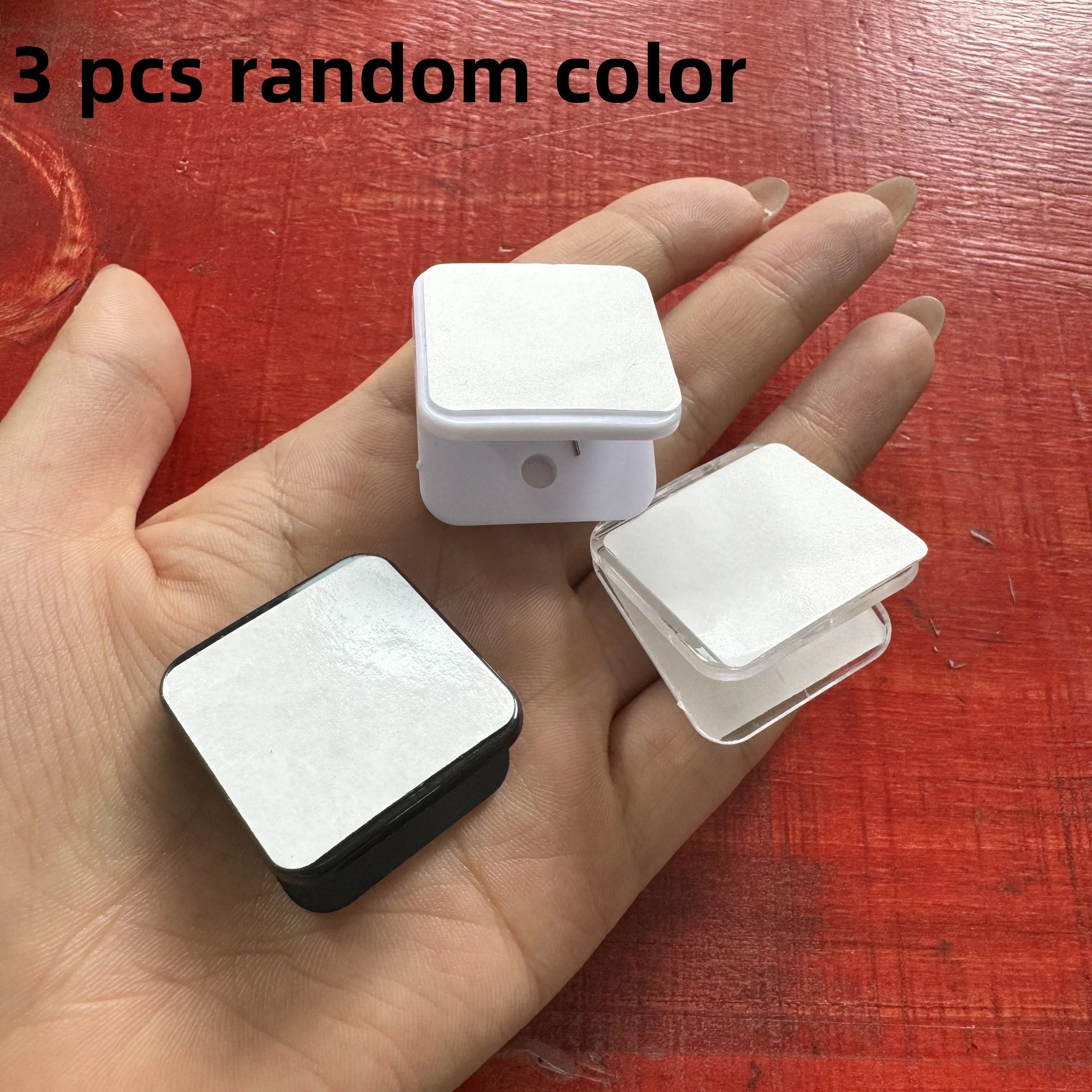 3 Pcs Wall-Mounted Dog Pee Pad Clip Holder - Stickable Plastic Material for Pet Cleaning