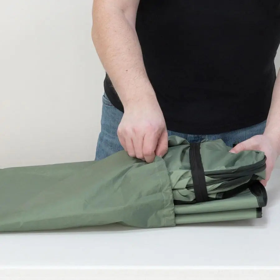 SoftSided PopOpen Pet Kennel, Medium Portable Travel Crate for Cats amp Dogs up to 50 lbs, Foldable Car Kennel with Seatbelt Str