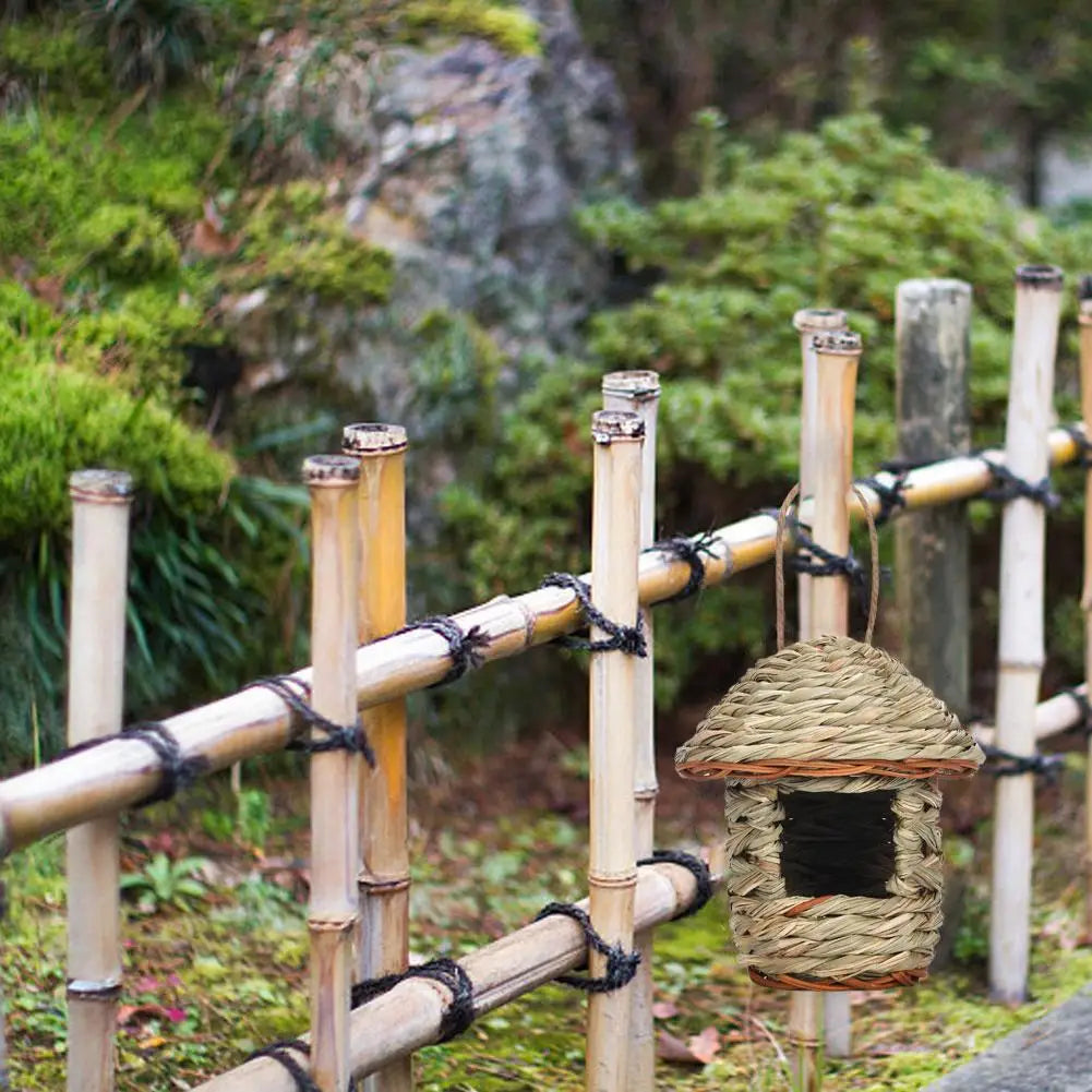 Handwoven Straw Bird Nest Parrot Hatching Outdoor Garden Hanging Hatching Breeding House